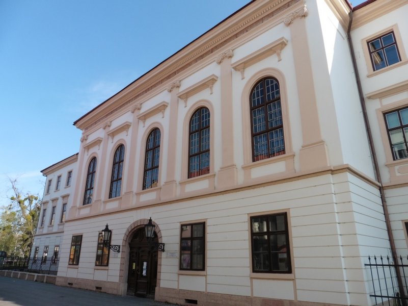 Pohľad na stredový rizalit hlavnej uličnej fasády (juhozápadné krídlo), foto: I.Tóth, KPÚ Nitra