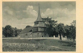 Kostol sv. Mikuláša okolo roku 1933 (Jindřich Orel, Bánovce) Zdroj: KRÁLIK, M. Bánovce nad Bebravou na starých pohľadniciach, s. 35. 