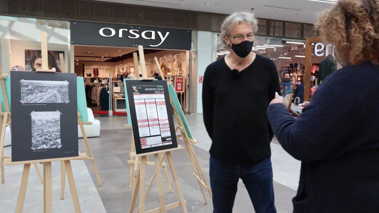 01 – Otvorenie výstavy Prešov na starých fotografiách, hl. organizátor Ing. arch. Peter Marcinko (zdroj: www.fead.sk)