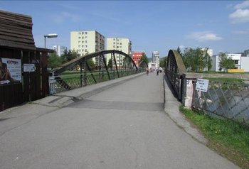 pohľad na most z juhu (zo Sninskej ul.)