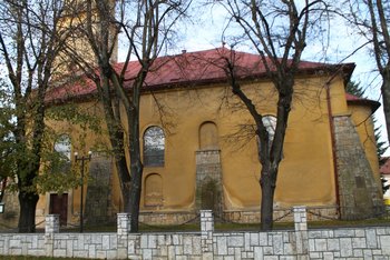 01 – Epitafy v oporných pilieroch pred premiestnením a pred obnovou exteriéru, zdroj: archív KPÚ Prešov