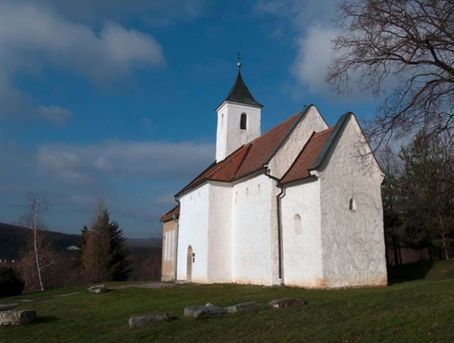 02 – Kostol sv. Juraja v Kostoľanoch pod Tribečom (autor: Peter Baxa)